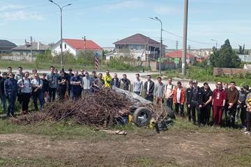 Субботник направленный на приведение в надлежащее состояние улиц города