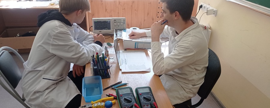 Квалификационный экзамен в группе 3ЭПУ1  по модулю ПМ04 Монтажник радиоэлектронной аппаратуры и приборов.